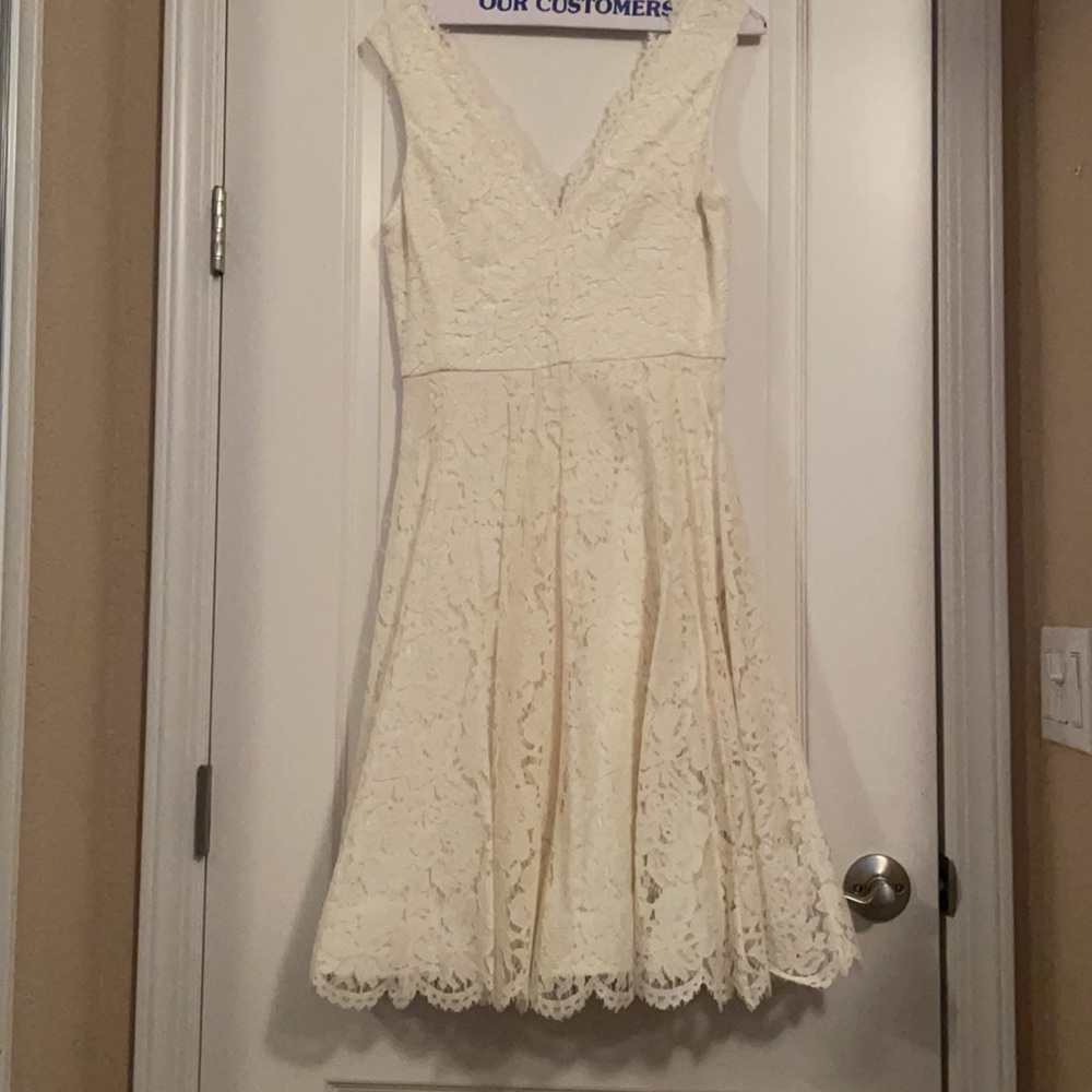 Vera Wang Cream Color Lace Cocktail Dress